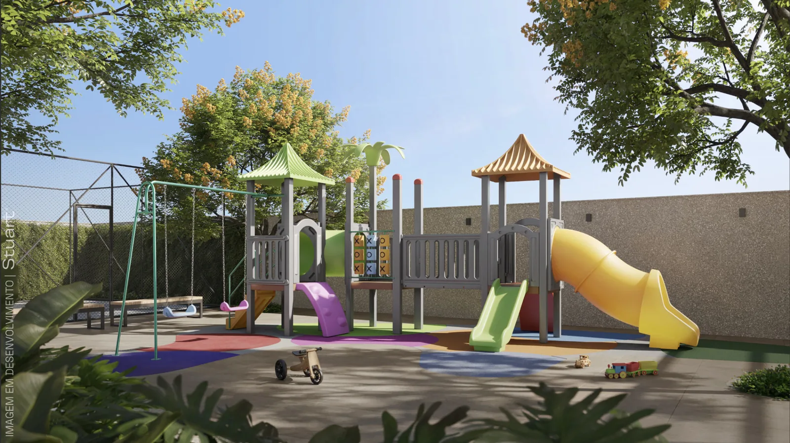 Playground externo do Pátio Múcio com balanços, escorregador e jogo da velha